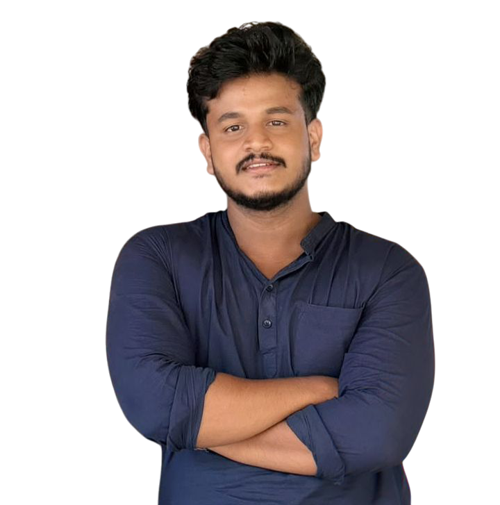 Portrait of a social media and digital marketing expert in Palakkad, Kerala pose with arms crossed